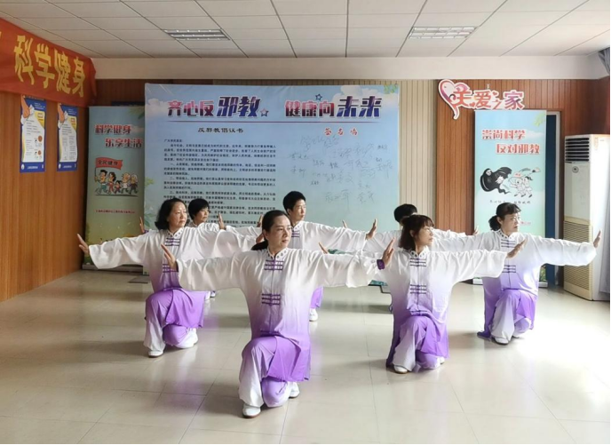 上海市崇明区开展“齐心反邪教 健康向未来”活动488.png